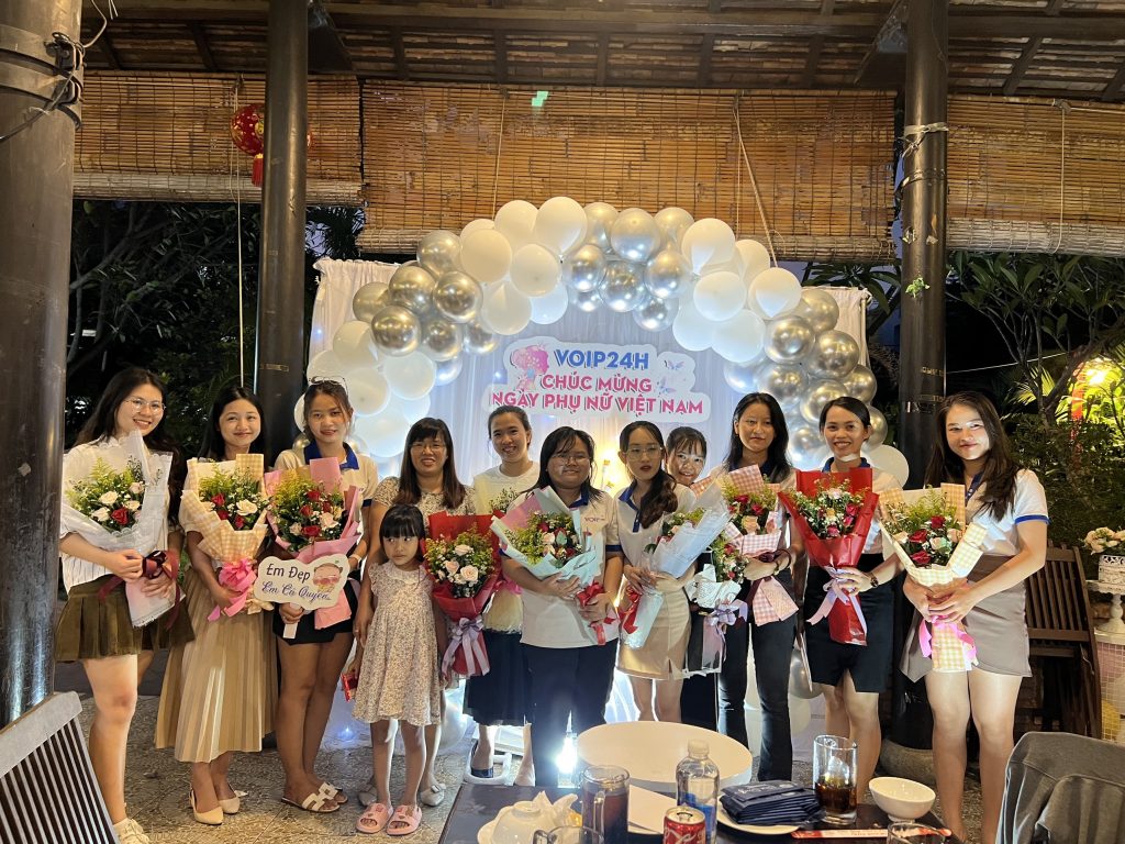 tanghoa2 1024x768 - VOIP24H tổ chức bữa tiệc chào mừng ngày Phụ nữ Việt Nam 20/10
